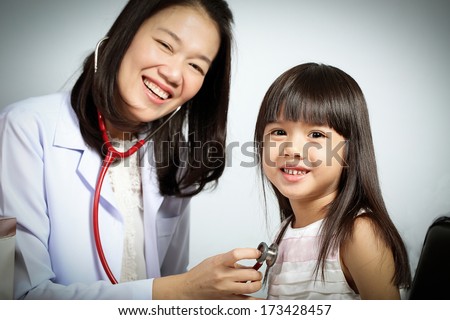 Doctor checked children girl\'s body in Clinic