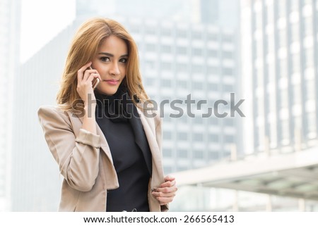 Business woman calling to connect with customer for discuss his business