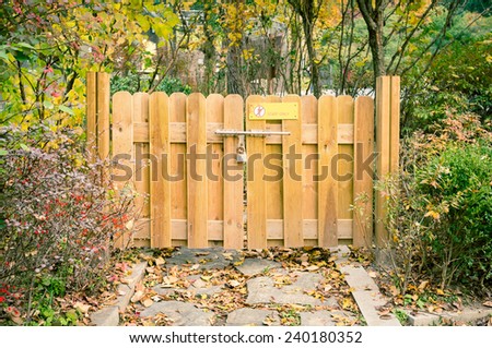 Plank wood fence.