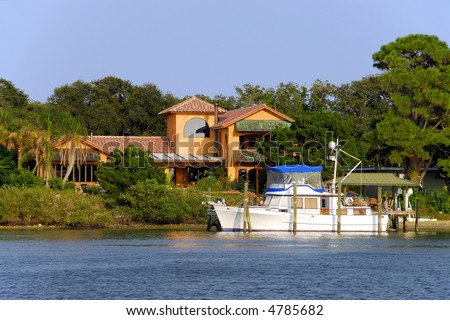 River House with Yacht