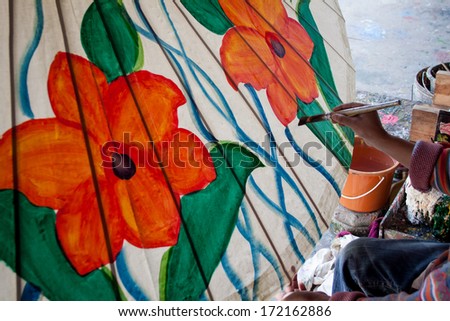 How to make the process umbrella made Ã?Â¢??Ã?Â¢??of paper / fabric. Arts and crafts of the village Bo Sang, Chiang Mai Thailand.