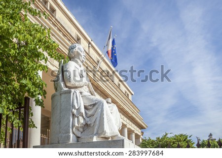 Court of appeal with statue in Aix en Provence City