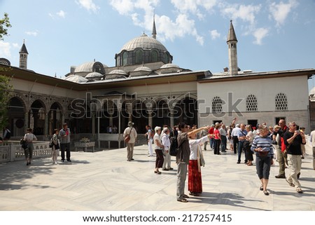 ISTANBUL, TURKEY - MAY 25: Tourists inside of the Topkapi Palace. May 25, 2011 in Istanbul, Turkey