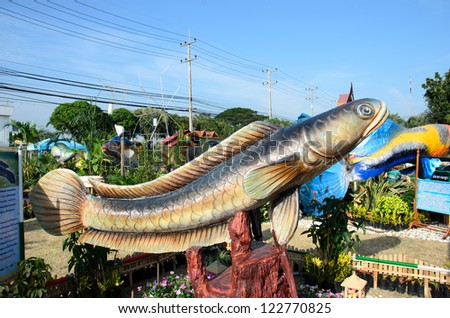 SINGBURI - DECEMBER 25: The show of Fish Festival and one tombon one product (OTOP) of Sing Buri\'s the 18th on December 25, 2012 in Singburi, Thailand.