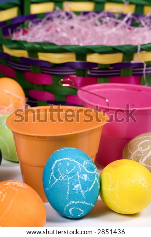 Painting easter eggs is so much fun... do you remember?
