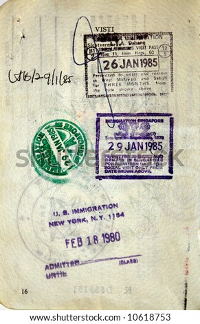 Italian passport. Singapore,USA border stamps