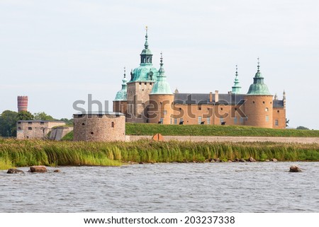 Kalmar castle by the sea