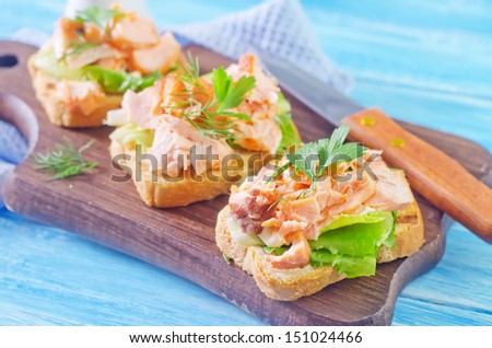 sandwich with baked salmon