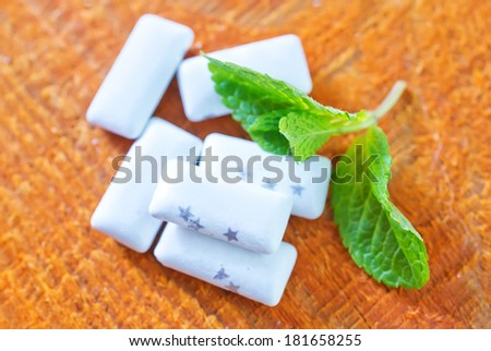 the mint leaves and the chewing gum