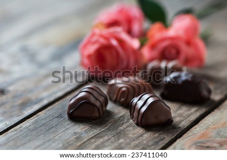 roses and chocolate candies for Valentine\'s Day