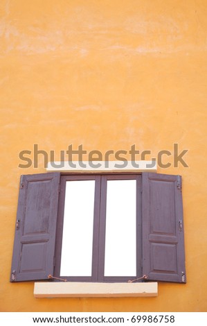 The window that opened the old yellow walls