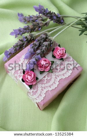 Soap gifts in pink with fresh lavender flowers