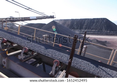 Large iron ore pellet depot at the factory. Foto d'archivio © 