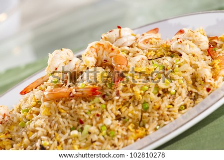 fried rice with shrimp, Chinese style fried rice with shrimps on top