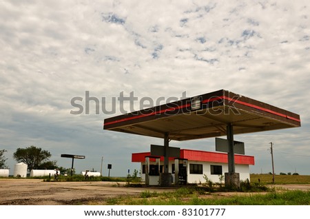Abandoned gas station and/or truck stop in rural USA