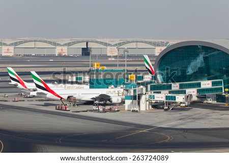 DUBAI - DECEMBER 14: Rush hour and long queue in Dubai International Airport as seen on December 14, 2013.