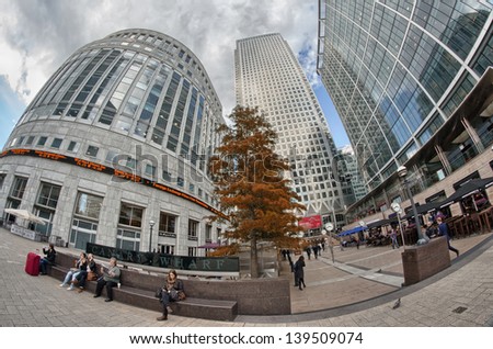 LONDON -SEP 27:A view of Canary Wharf won September 27 2012 in London. Canary Wharf is one of the two major business districts in the City of London