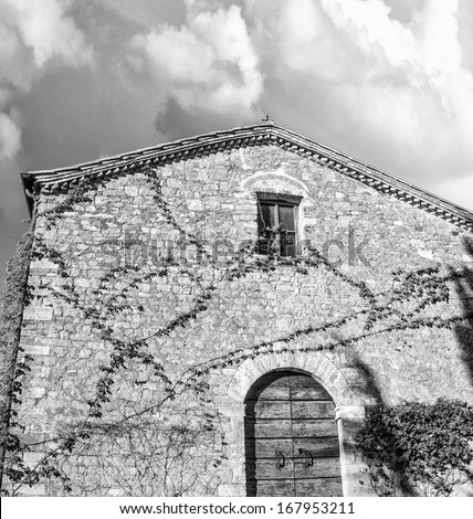 Vintage - Old Ancient Medieval House in Tuscany - Italy