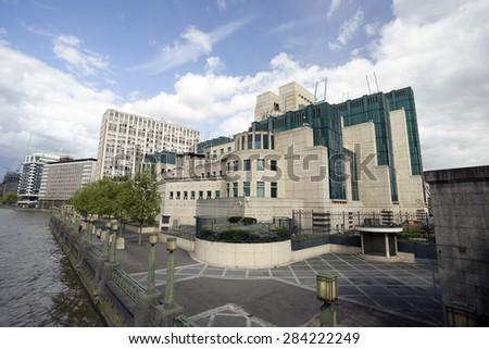 LONDON - MAY 7 : Secret Intelligence Service (SIS, commonly known as MI6) building on May 7, 2015 in London, UK. The building was designed by Sir Terry Farrell and built by John Laing.