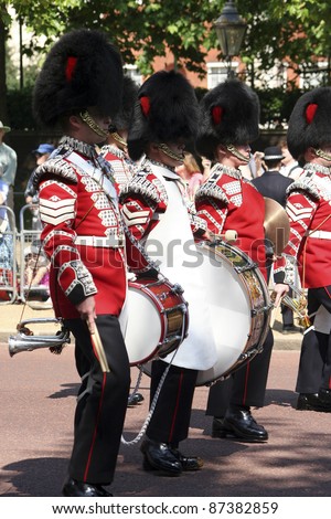 LONDON - JUNE 17: Queen\'s Bands at Queen\'s Birthday Parade on June 17, 2006 in London, England. Queen\'s Birthday Parade take place to Celebrate Queen\'s Official Birthday in every June in London.