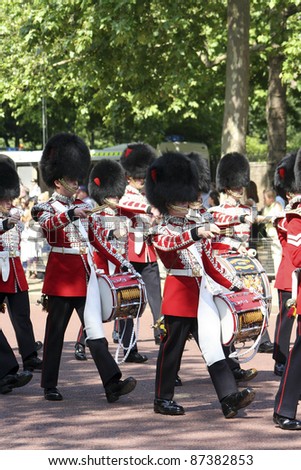LONDON - JUNE 17: Queen\'s Bands at Queen\'s Birthday Parade on June 17, 2006 in London, England. Queen\'s Birthday Parade take place to Celebrate Queen\'s Official Birthday in every June in London.