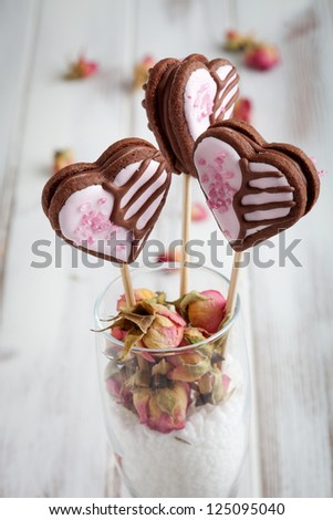Chocolate filled heart cookie pops for ValentineÃ?Â´s Day