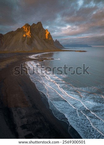 Similar – Foto Bild Erstaunlich üppige Halbinsel im blauen Meer