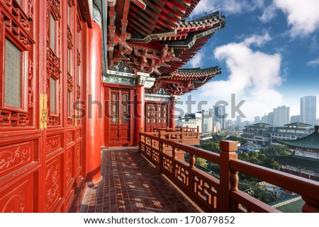 Blue sky and white clouds, ancient Chinese architecture: garden.