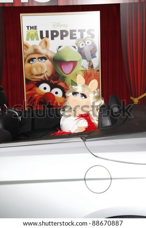 LOS ANGELES - NOV 12: Miss Piggy at the world premiere of \'The Muppets\' held at the El Capitan Theater on November 12, 2011 in Los Angeles, California