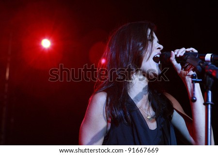 FULLERTON, CA - JULY 25: Teri Hatcher at the 2nd Annual Band From TV Night at The Orange County Flyers Baseball Game in Fullerton, California on July 25, 2008