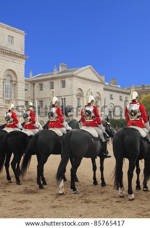 royal guards waiting to change shift