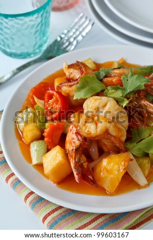 Thai Food, Stir fry shrimp in sweet and sour sauce (Pad Priaw Wan Shrimp)
