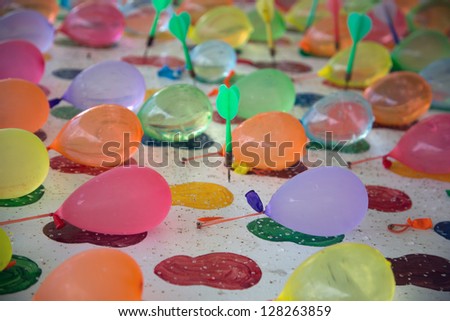 Balloon with colored arrows/games