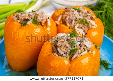 Peppers stuffed with rice and meat
