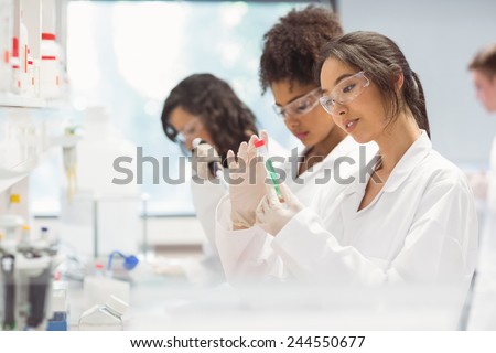 Science students working in the laboratory at the university Imagine de stoc © 