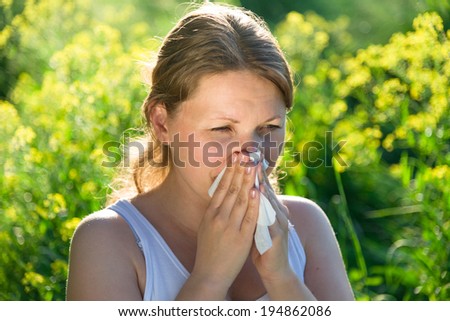 woman suffering from pollen allergy