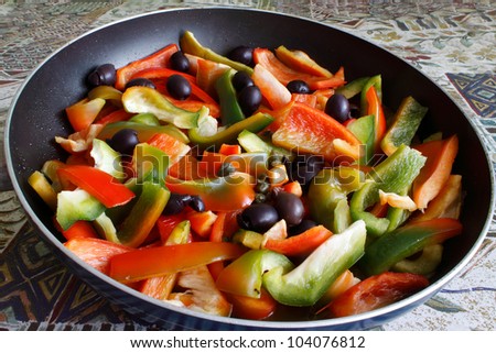 Bell peppers (pepperoni) pan-fried, a very good italian recipe