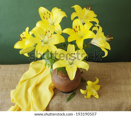 Beautiful yellow lily bunch in vase