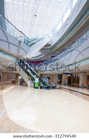 GUANGZHOU, CHINA - AUG 3: Lee Garden is a large-scale integrated shopping mall on Aug 3, 2014 in Guangzhou. Covers an area of about 90000 square meters.