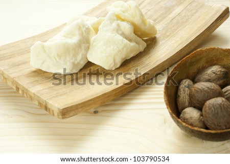 shea butter moisturizer on wooden
