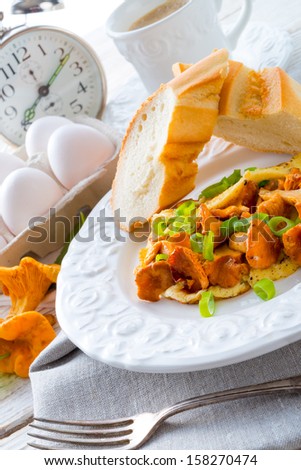 have breakfast omelette with chanterelles