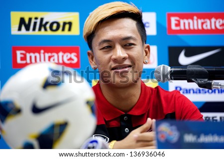 NONTHABURI,THAILAND-APRIL 29:Jakkapan Pornsai  of MTUTD. speaks during a press conference ahead of the AFC Champions League  MTUTD. and Urawa Red Diamonds on Apr 29,2013 in,Thailand.
