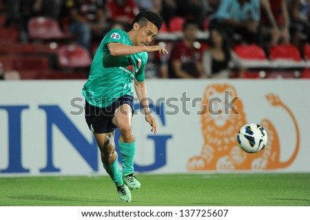 NONTHABURI,THAILAND-MAY01:Tadaaki Hirakawa of Urawa Red Diamonds in action during the AFC Champions League between Muangthong Utd.and Urawa Red Diamonds at SCG Stadium on May1,2013 in,Thailand.