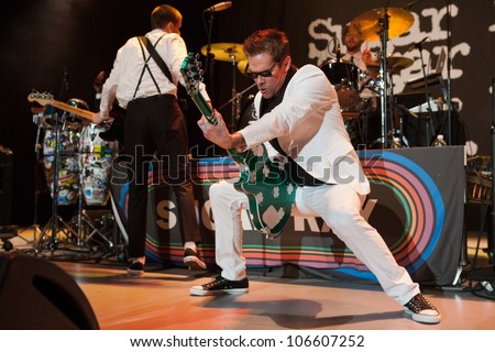 LOS ANGELES, CA - JUNE 29: Mark McGrath and Justin Bivona of Sugar Ray perform to a sold-out crowd at first annual Summerland tour at the Greek Theatre on June 29, 2012 in Los Angeles, CA.