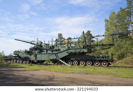 LENINGRAD REGION, RUSSIA -SEPTEMBER 14, 2015: 305-mm gun mount on the rail conveyor TM-3-12. Fort Krasnaya Gorka (Krasnoflotsk)