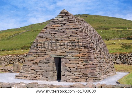Gallarus Oratory, a 9th century miniature church near Dingle, in Co. Kerry, Ireland, uses corbel vaulting. Each course of stones overlaps the previous one, shaping the building like an upturned boat.
