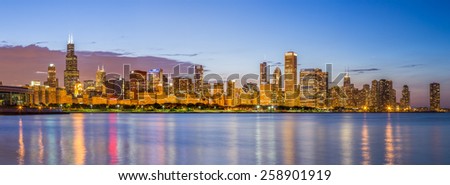 Chicago downtown skyline and lake michigan at night, Illinois