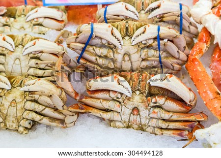Whole large crabs in Pike place market, Seattle