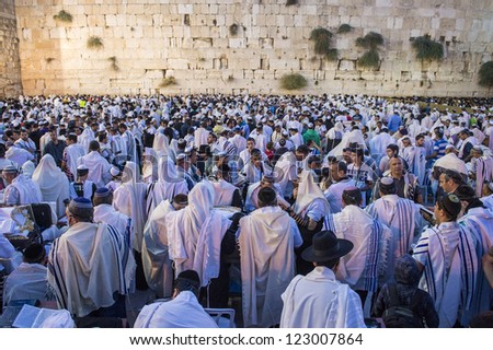 Jerusalem - Sep 25 : Jewish Men Prays During The Penitential Prayers ...