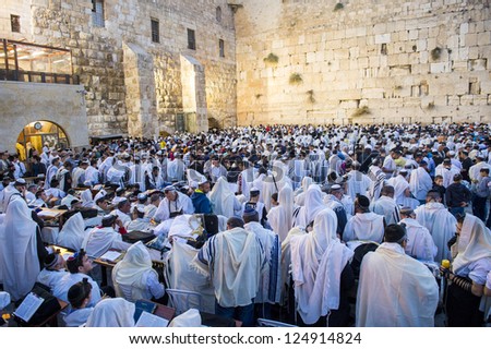 JERUSALEM - SEP 25 : Jewish men prays during the penitential prayers the Selichot , held on September 25 2012 in the Wailing wall in Jerusalem Israel